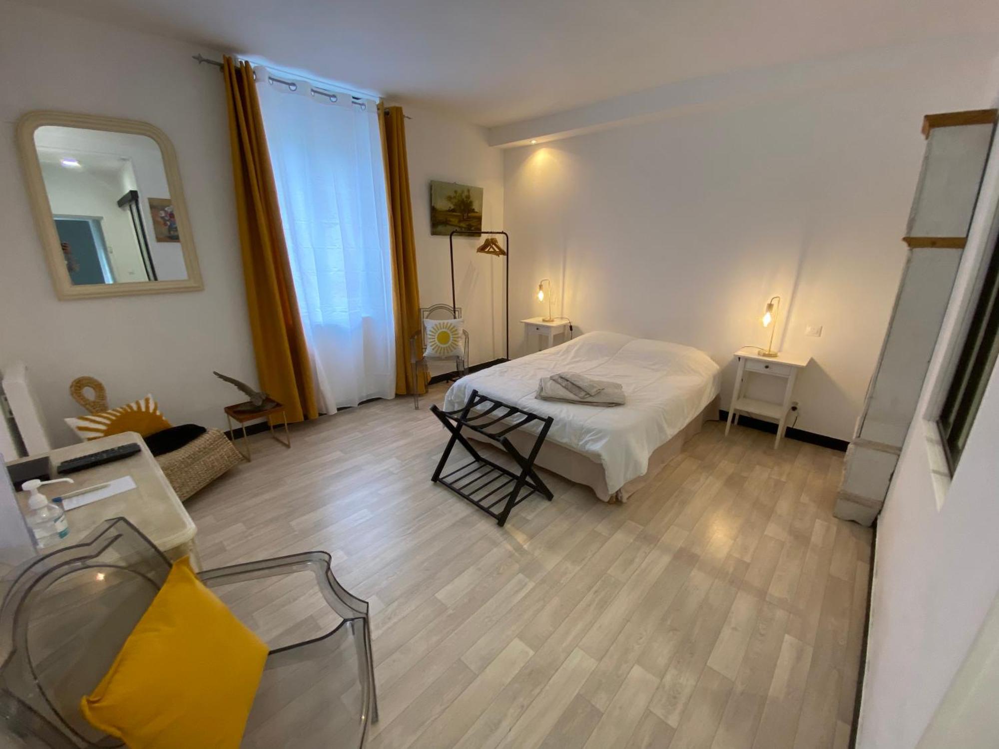 Chambre & Salle De Bain Privee - Lv 33 アルジャントン・シュル・クルーズ エクステリア 写真
